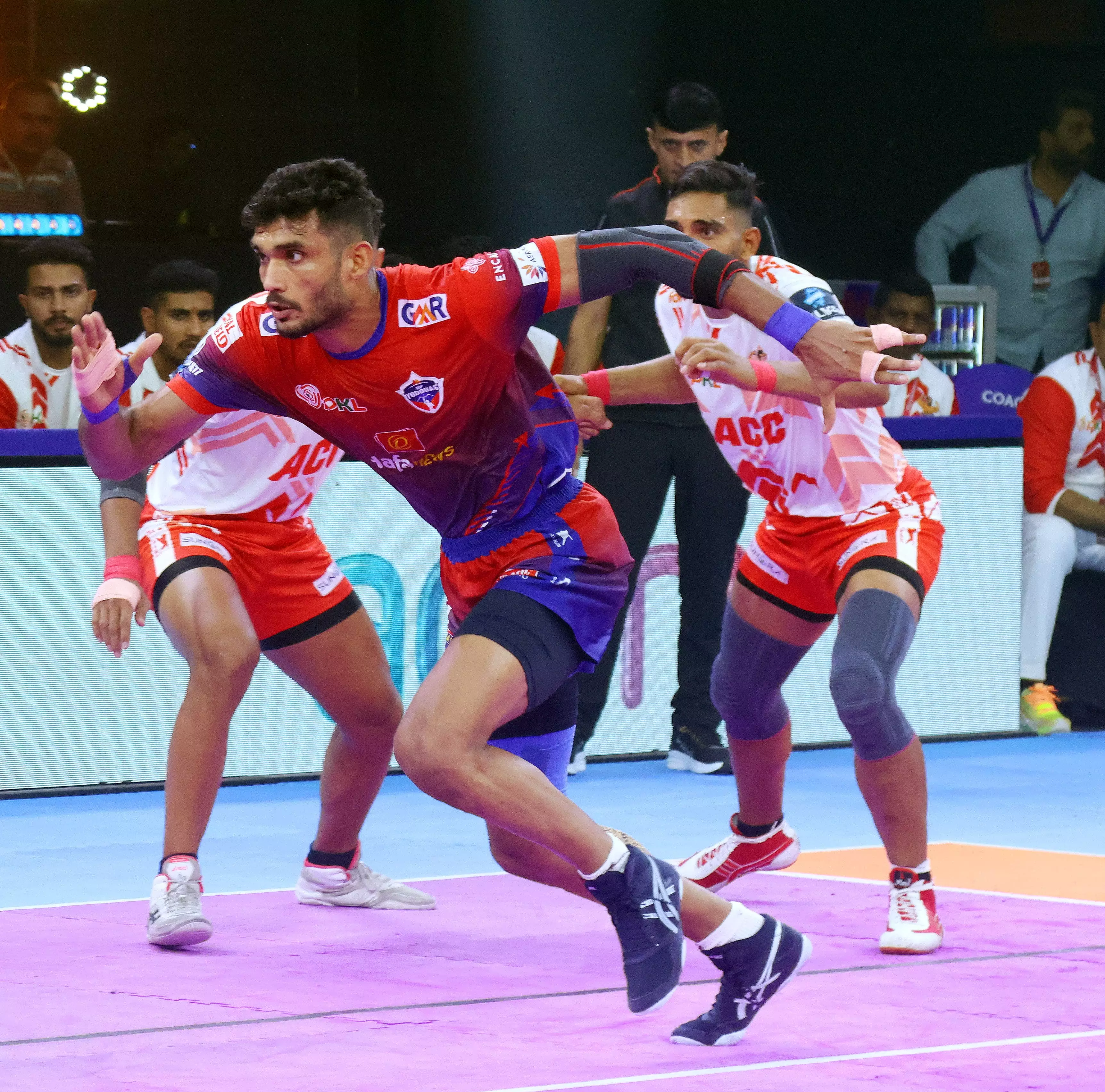 UP Yoddhas Triumph Over Gujarat Giants in Thrilling PKL Season 11 Match