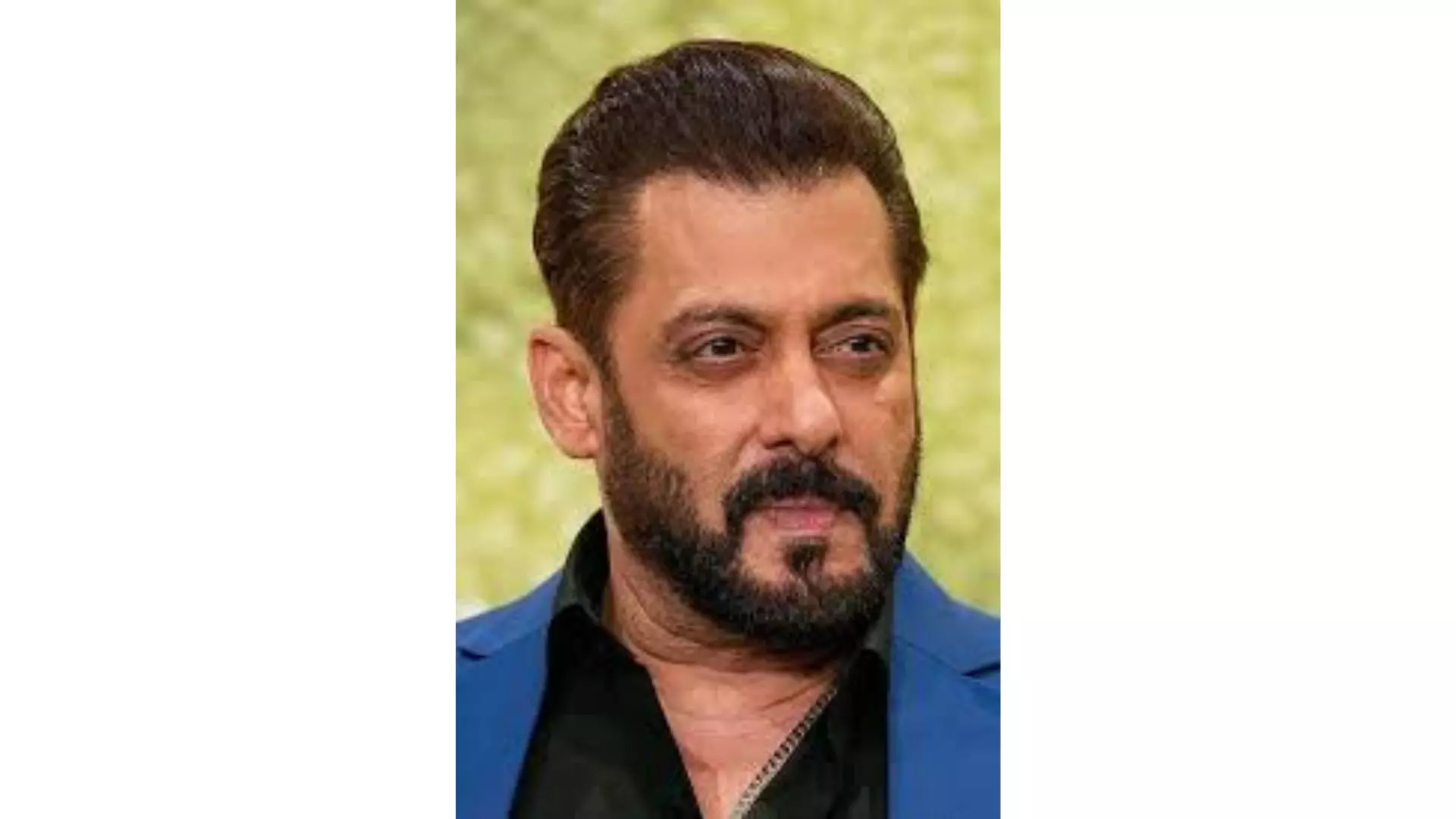 One held for issuing death threat to Salman Khan, Zeeshan Siddique