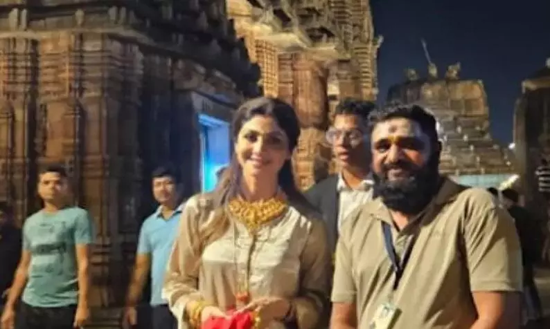 Shilpa Shetty’s Photo in Lingaraj Temple Sparks Row