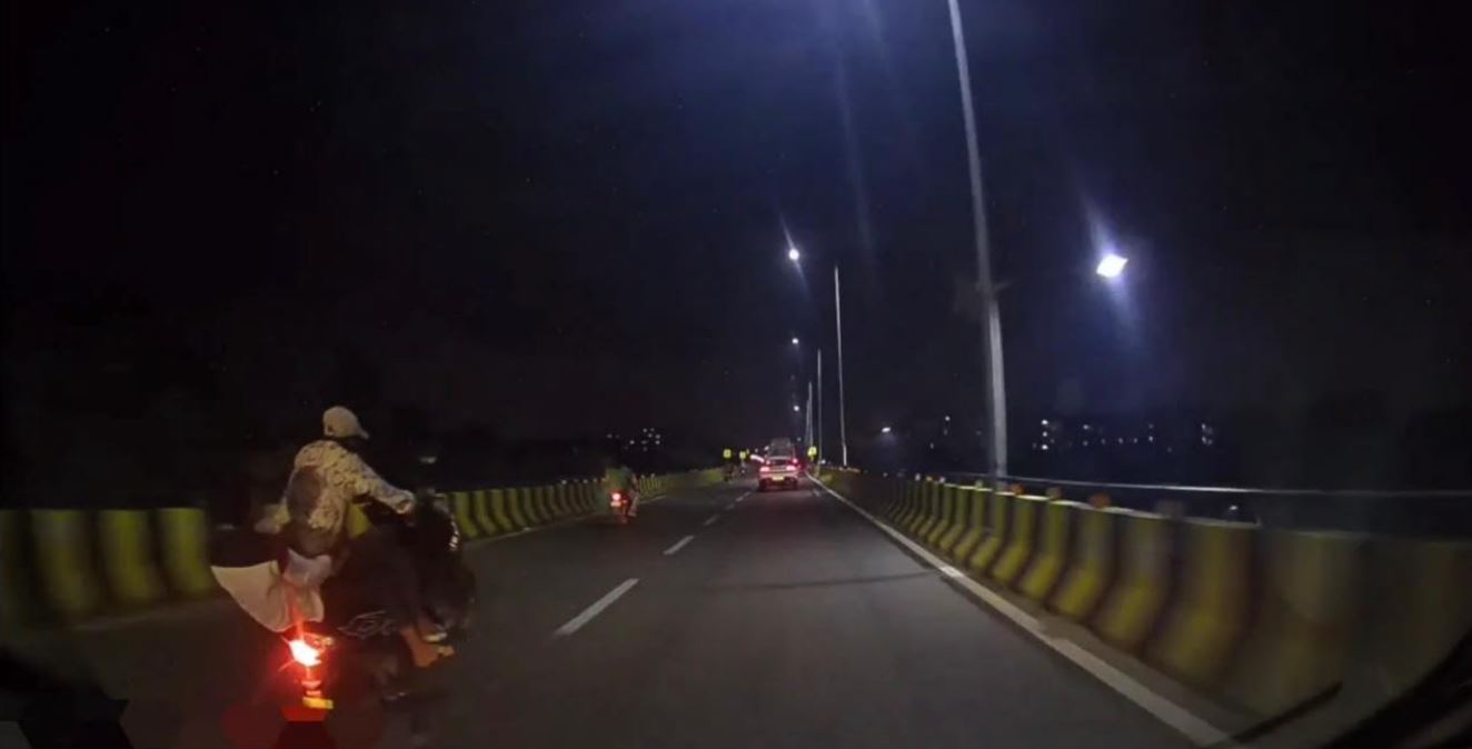 Nightly Booze and Stunts: A Dangerous Trend on Hyderabad Bridges