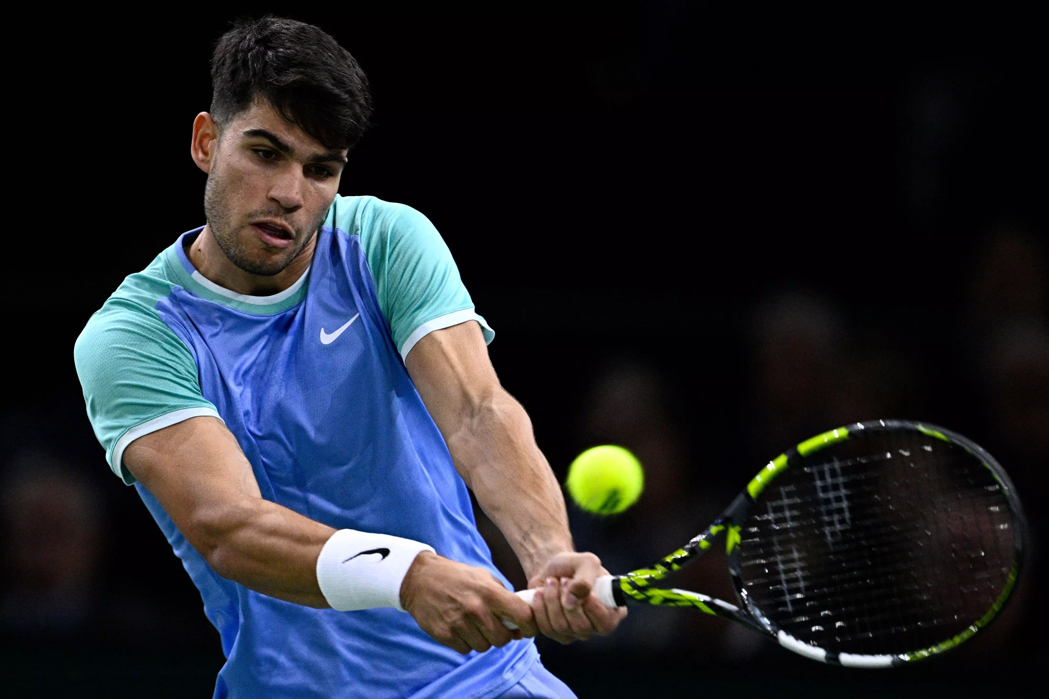 Alcaraz breezes through opener at Paris Masters