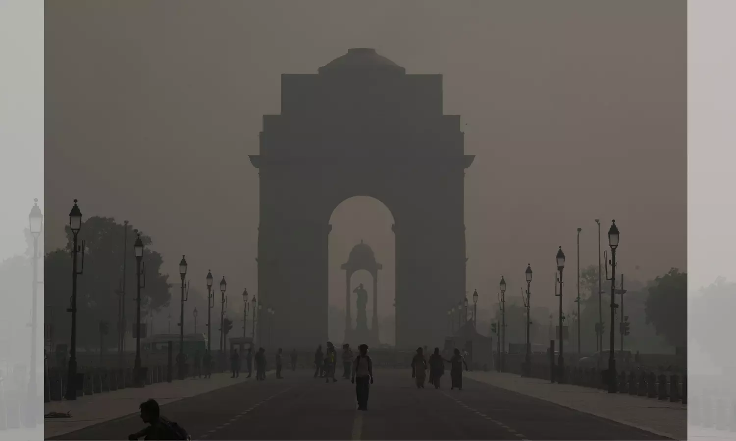 Smog blankets Delhi as residents defy firecracker ban, air quality drops to very poor