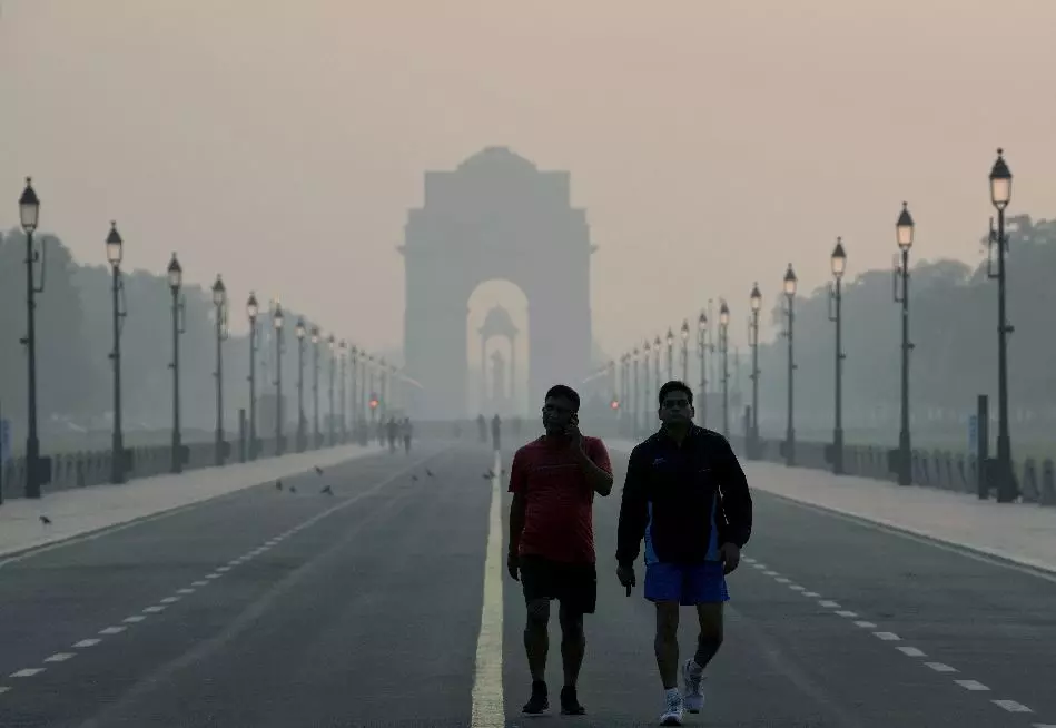 Delhi suffers post-Diwali smog as cracker ban fails, AQI plummets