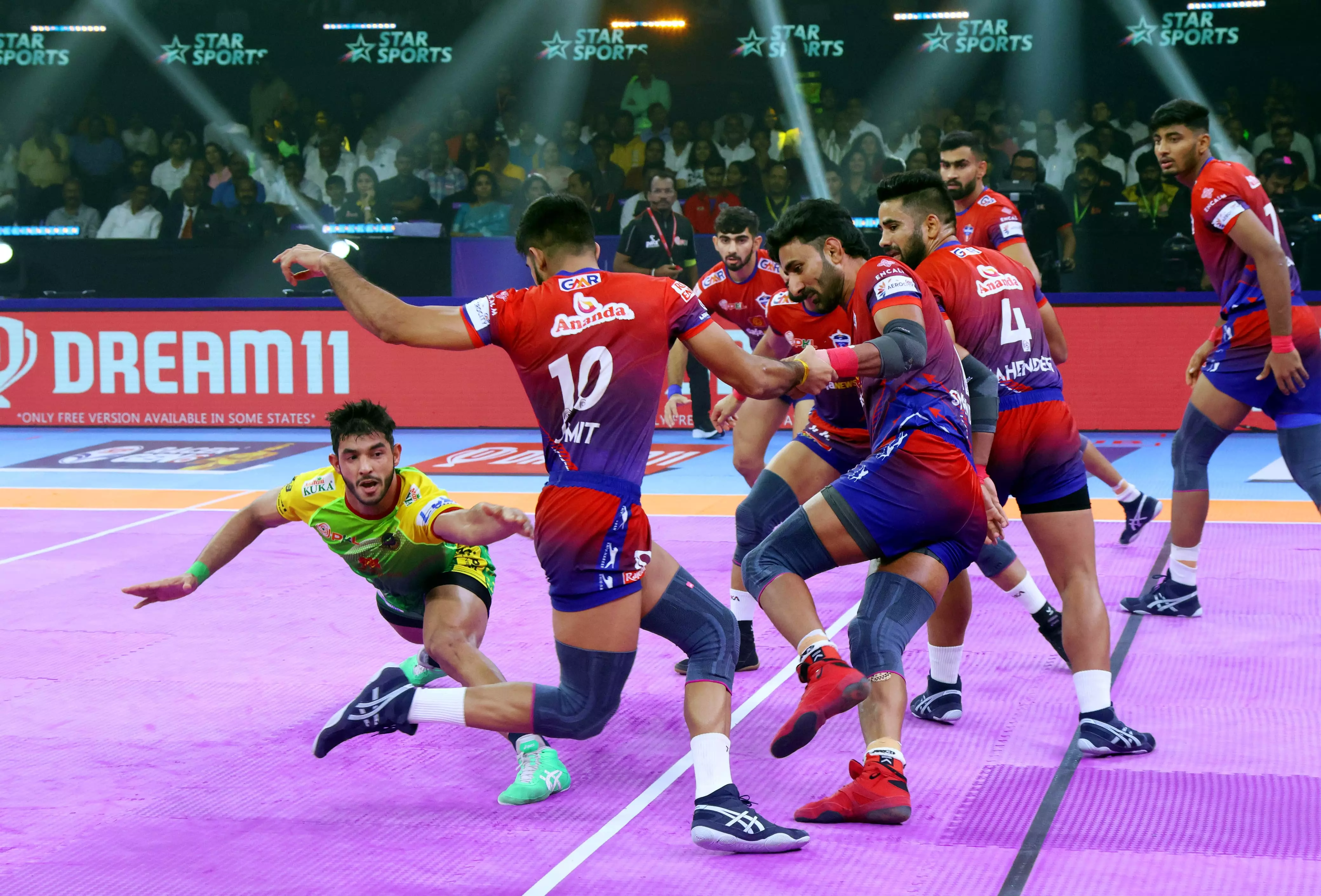 Pro Kabaddi League | Patna Pirates Triumph Over UP Yoddhas