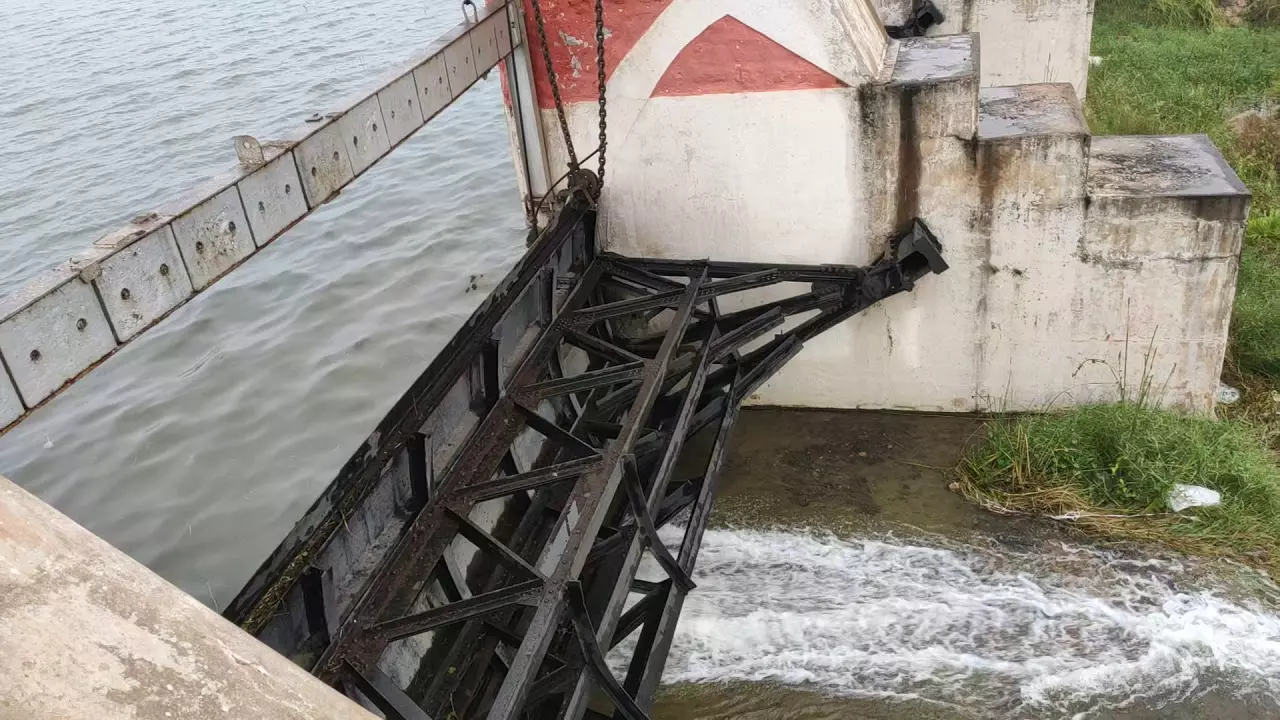 Kanigiri Reservoir gates opened to irrigate four mandals in Kovur