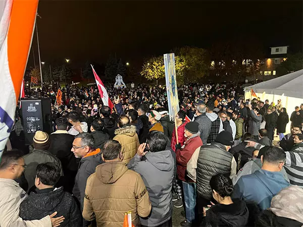 Canada: Thousands rally against temple attacks