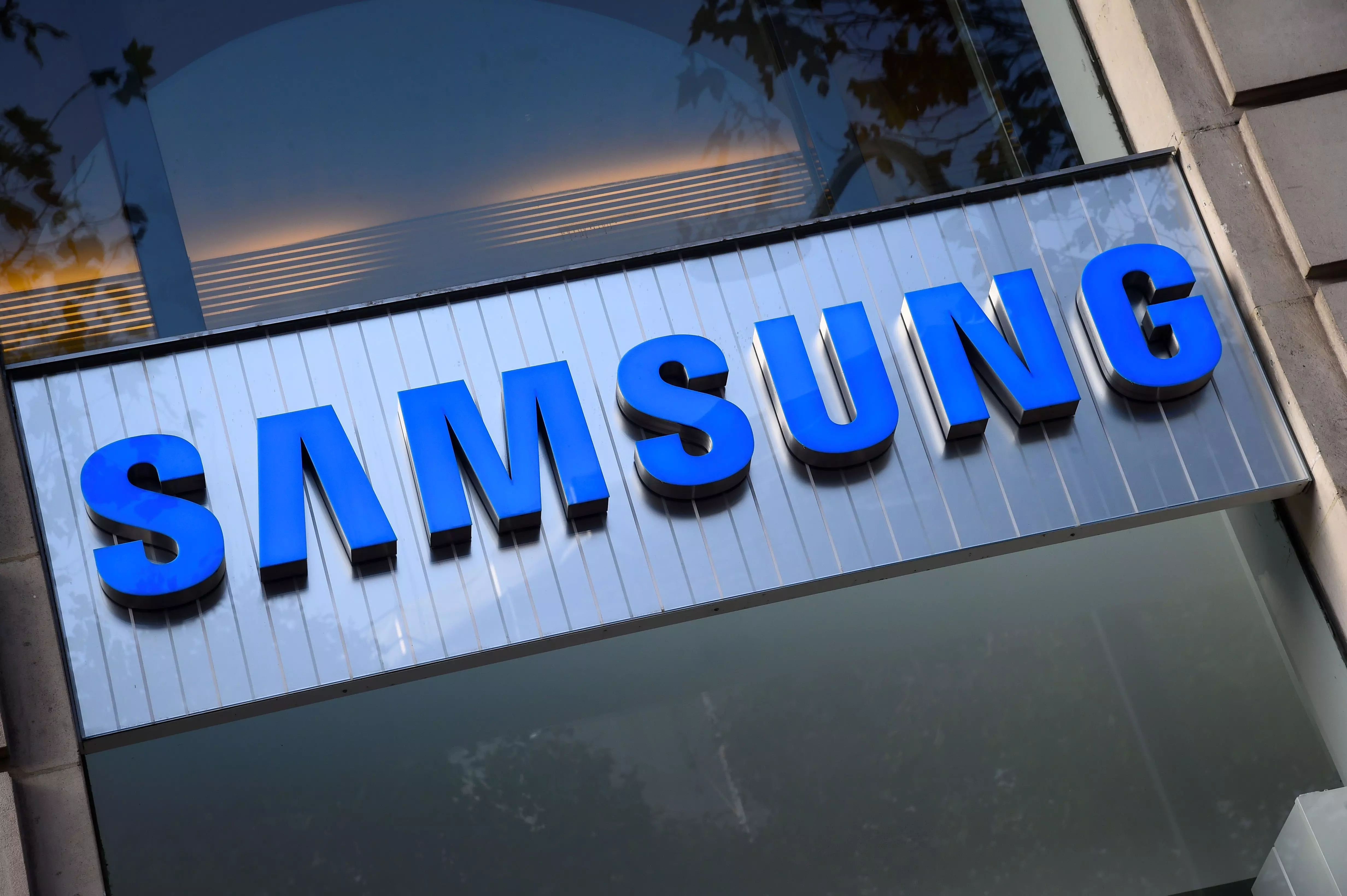 Samsung Tops India’s Smartphone Market with 23% Value Share in Q3