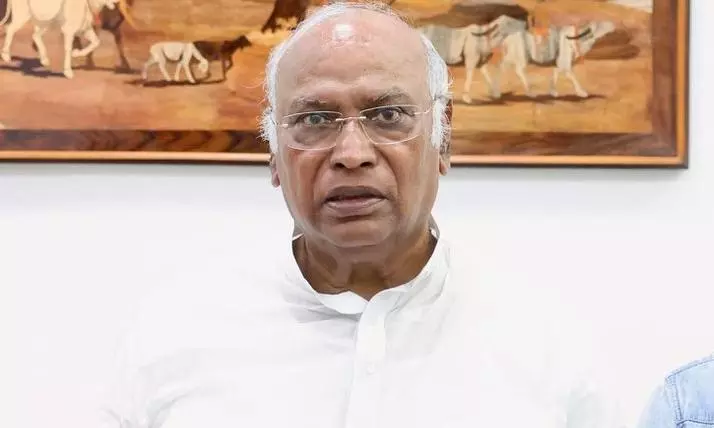 Kharge Claims BJP Set Eyes on Jharkhand’s Black Gold