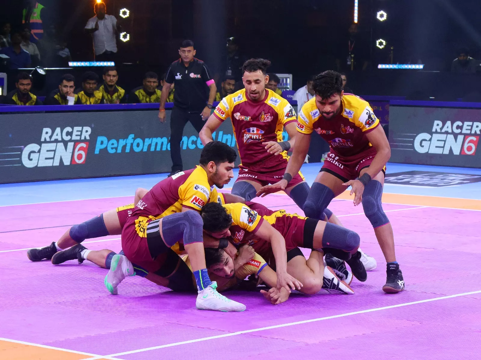 Hi-flying Pawan Sehrawat leads the Telugu Titans to third-straight victory