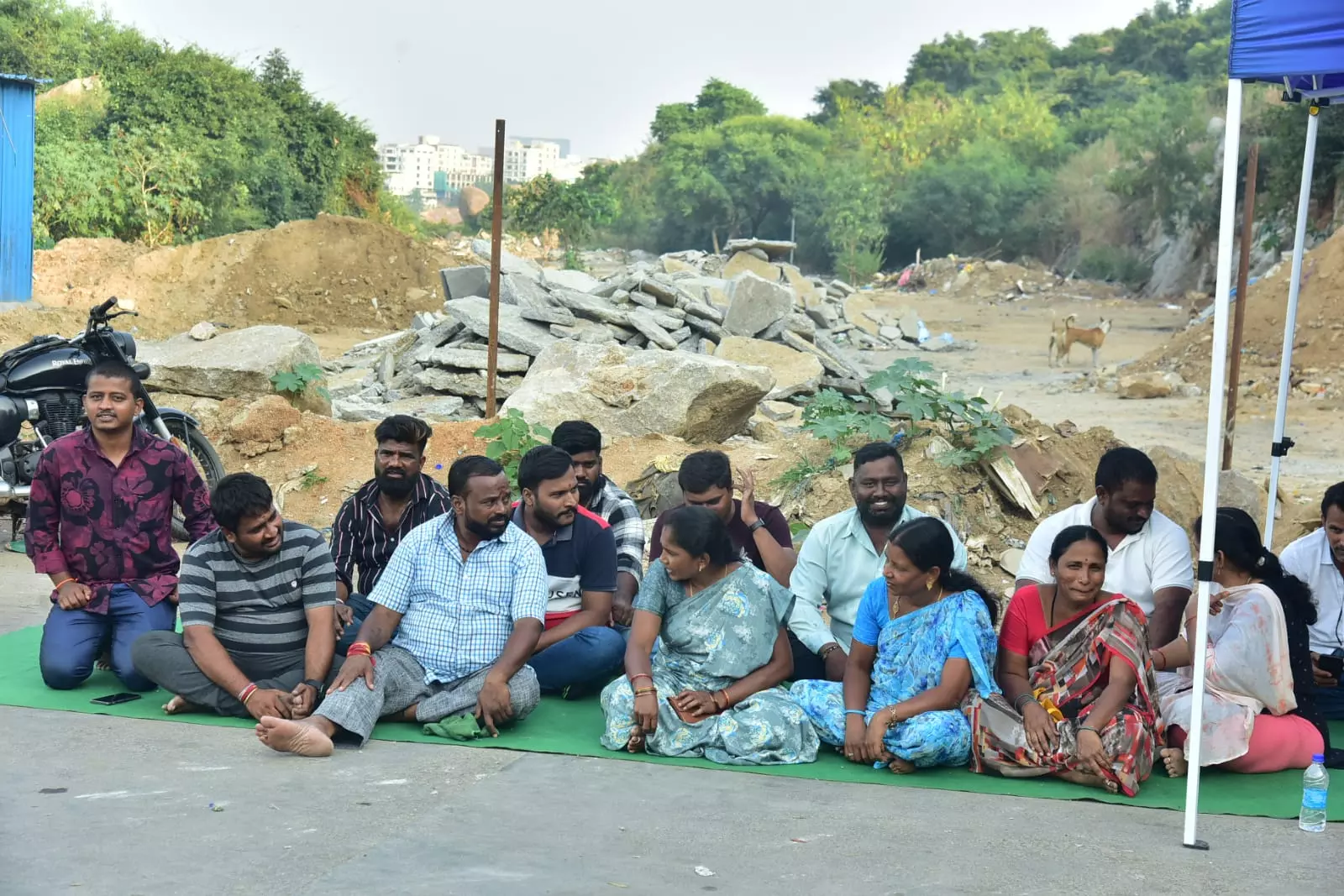 Street Food Stall Workers Stage Protest At Madhapur