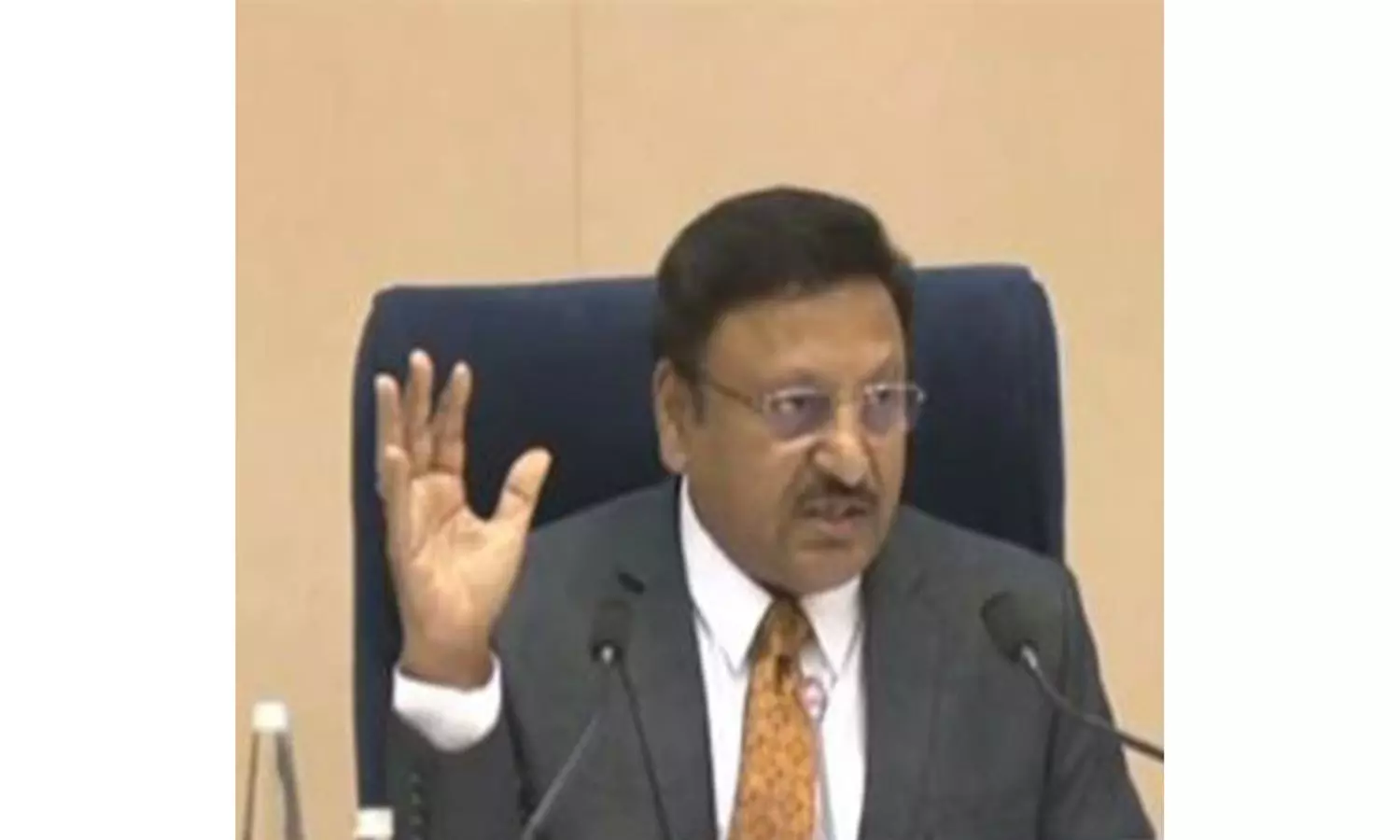 CEC Kumar nudges Maharashtra poll officials to enhance voter participation