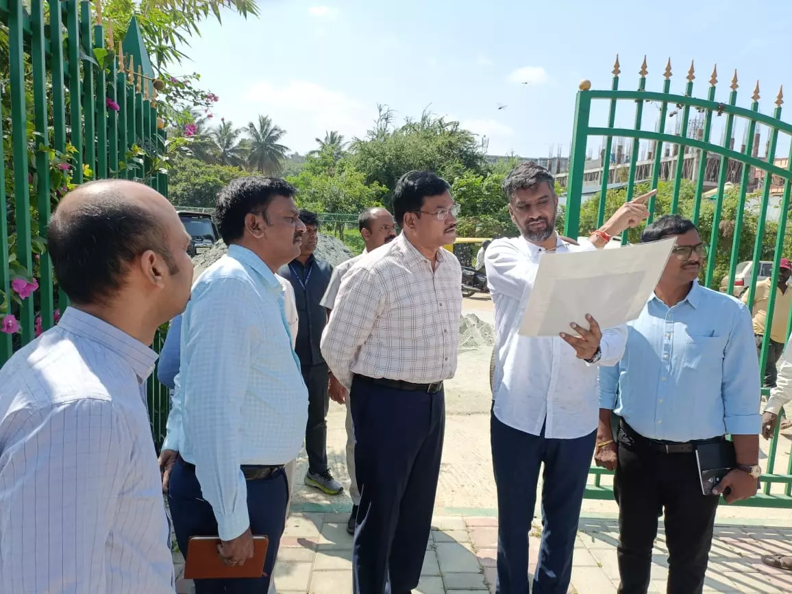 HYDRAA Commissioner Inspects Restoration of Bengaluru Lake