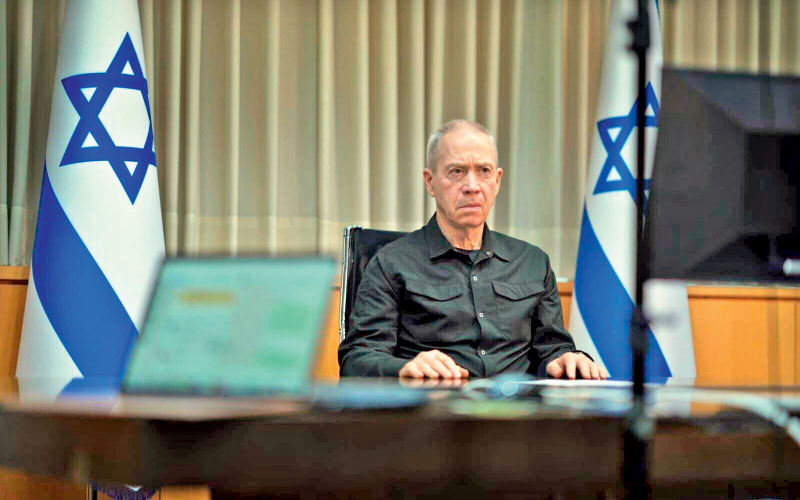 Israeli defense minister officially steps down