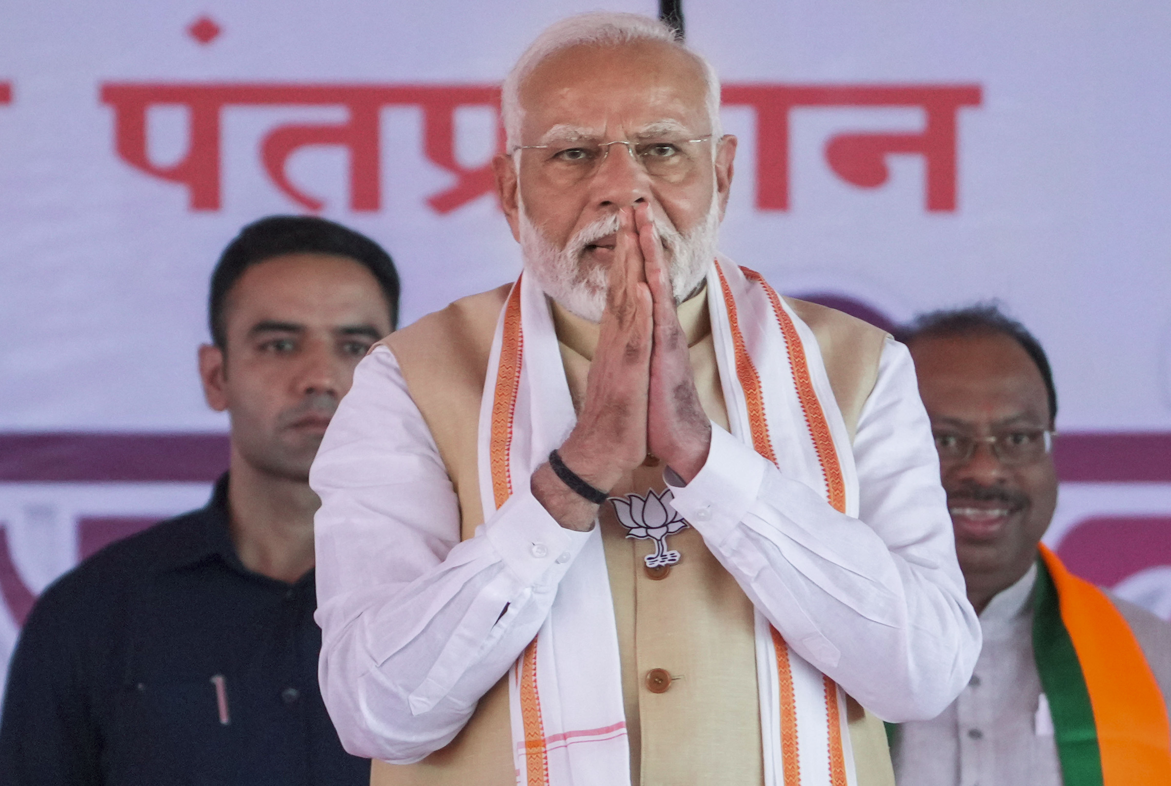 Modi inaugurates Jan Aushadhi Kendra at Kolkata Metro station