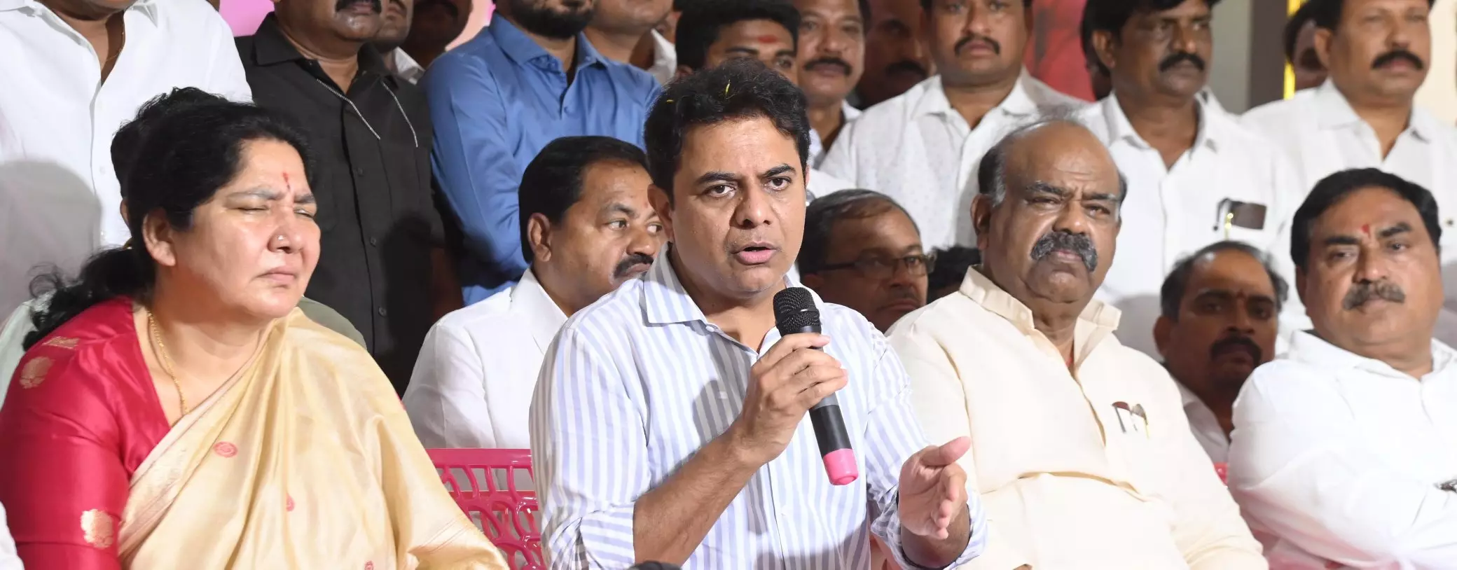 KTR meets Union Minister Khattar, alleges corruption in AMRUT tenders