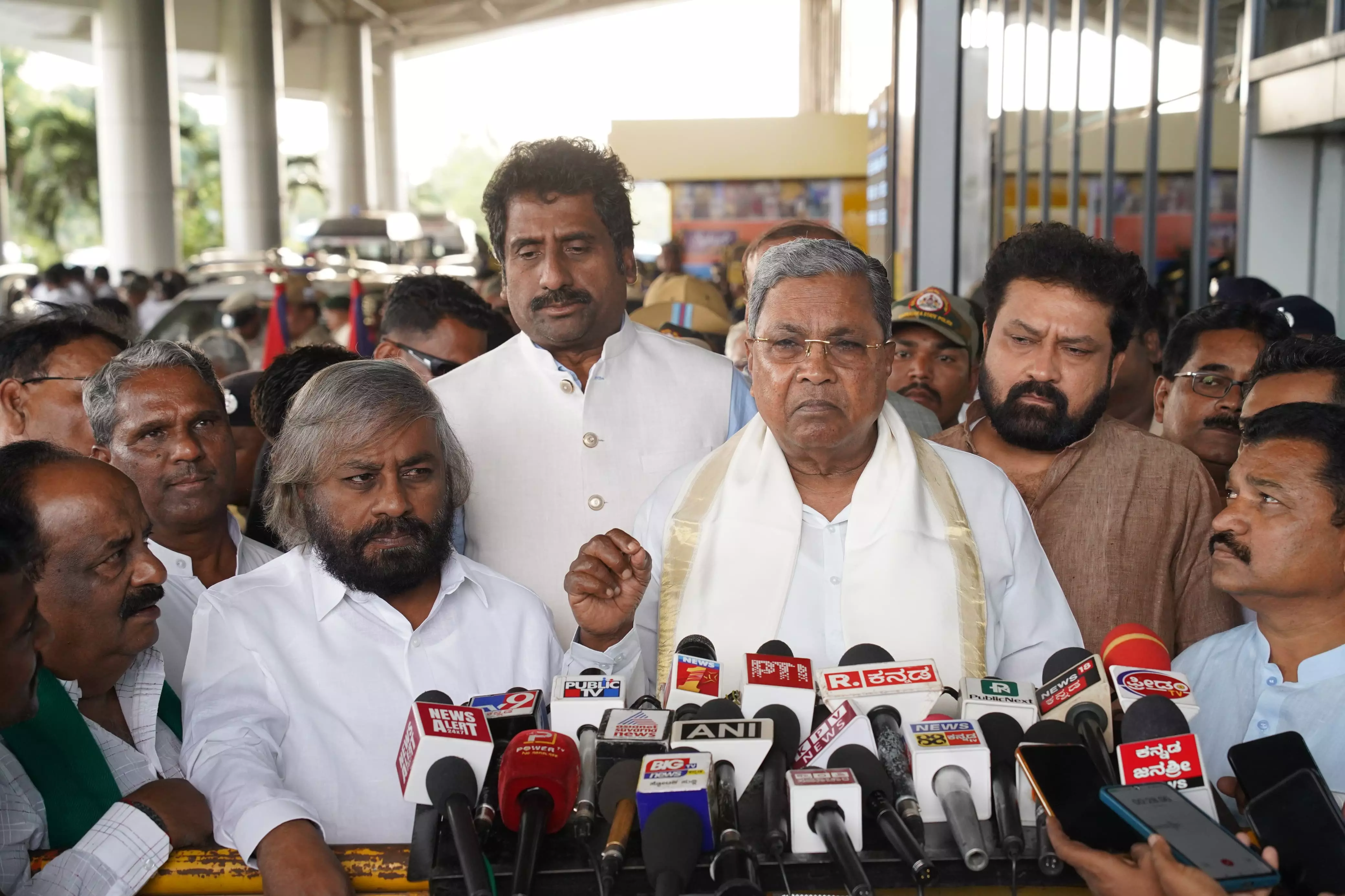 Siddaramaiah Slams  Modi’s Allegations of Rs 700 Cr Diversion by Excise Dept