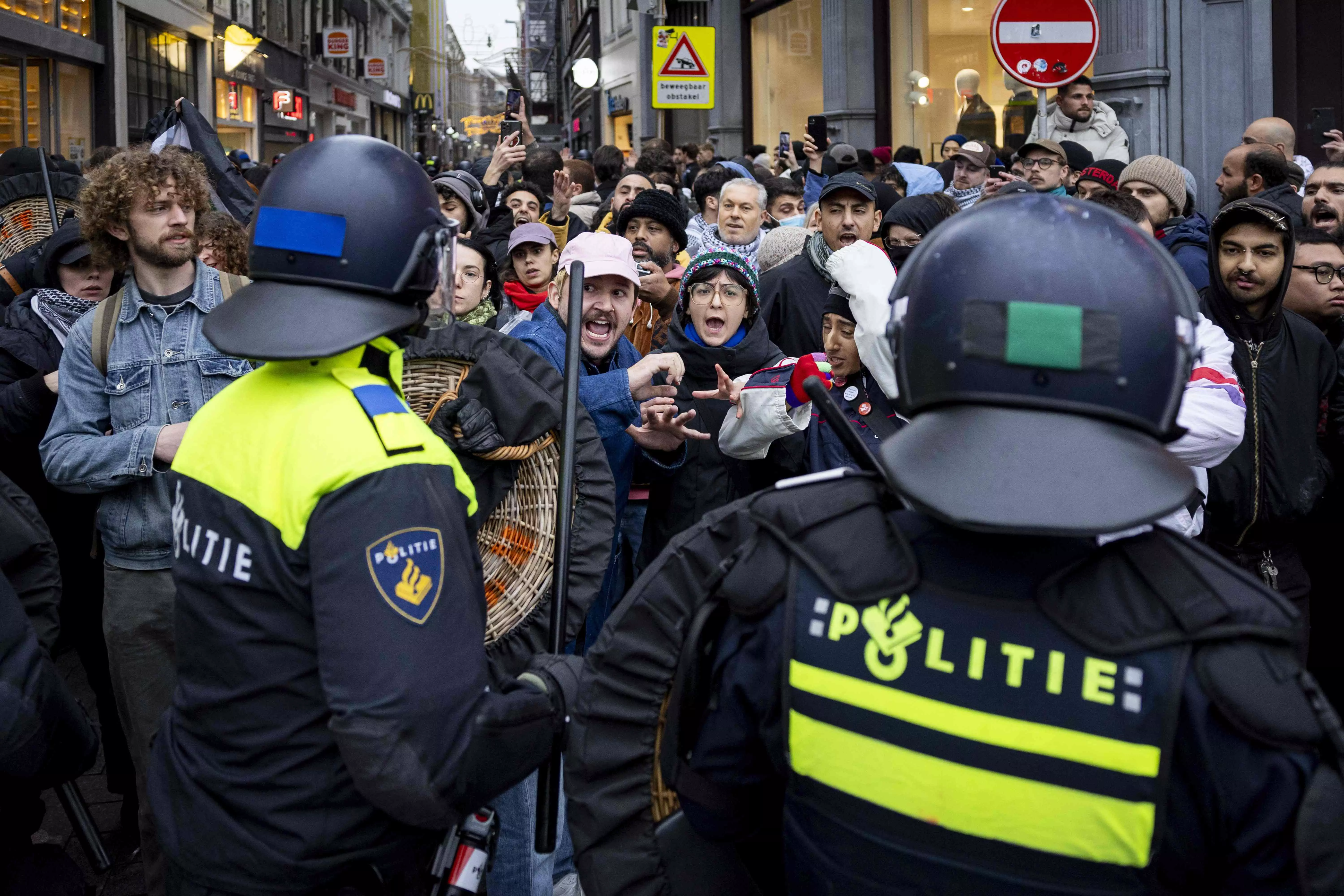 Paris to deploy 4,000 police officers for France-Israel UEFA match after Amsterdam violence