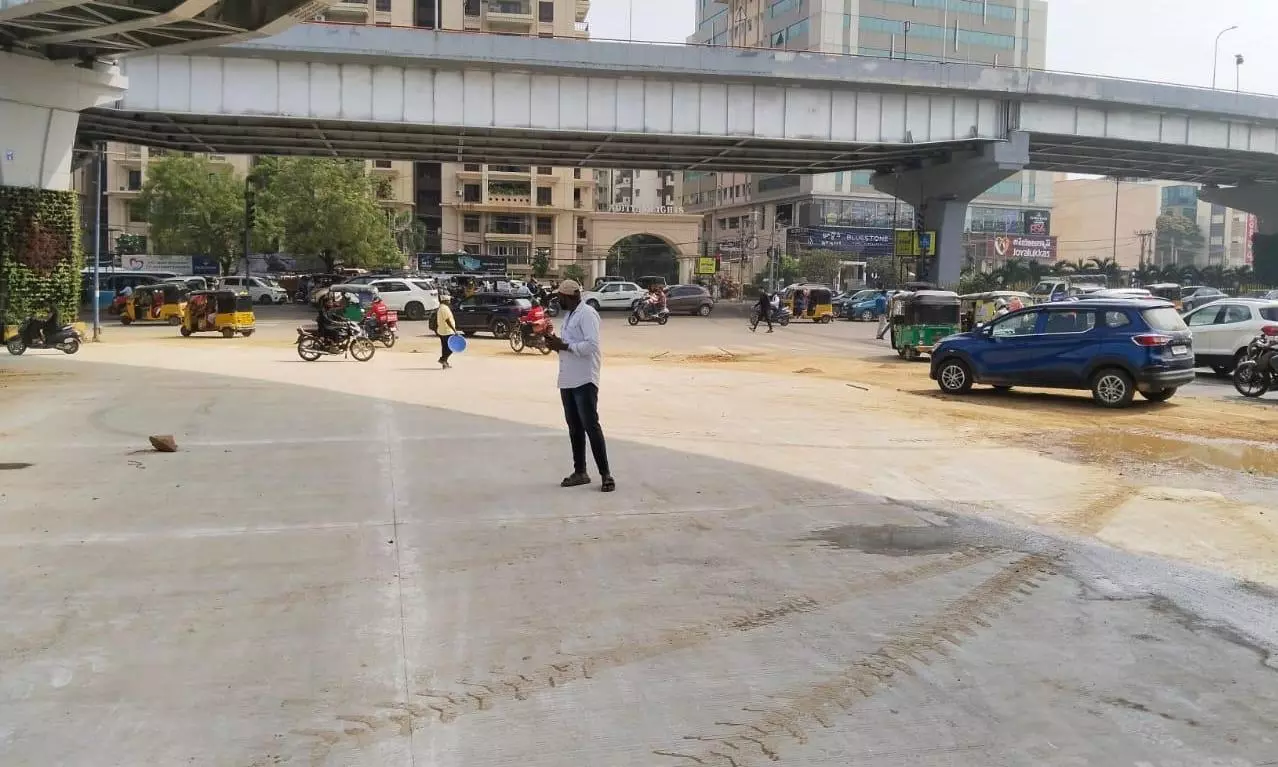 Cyberabad Traffic Police Swiftly Remove Barricades After Complaint