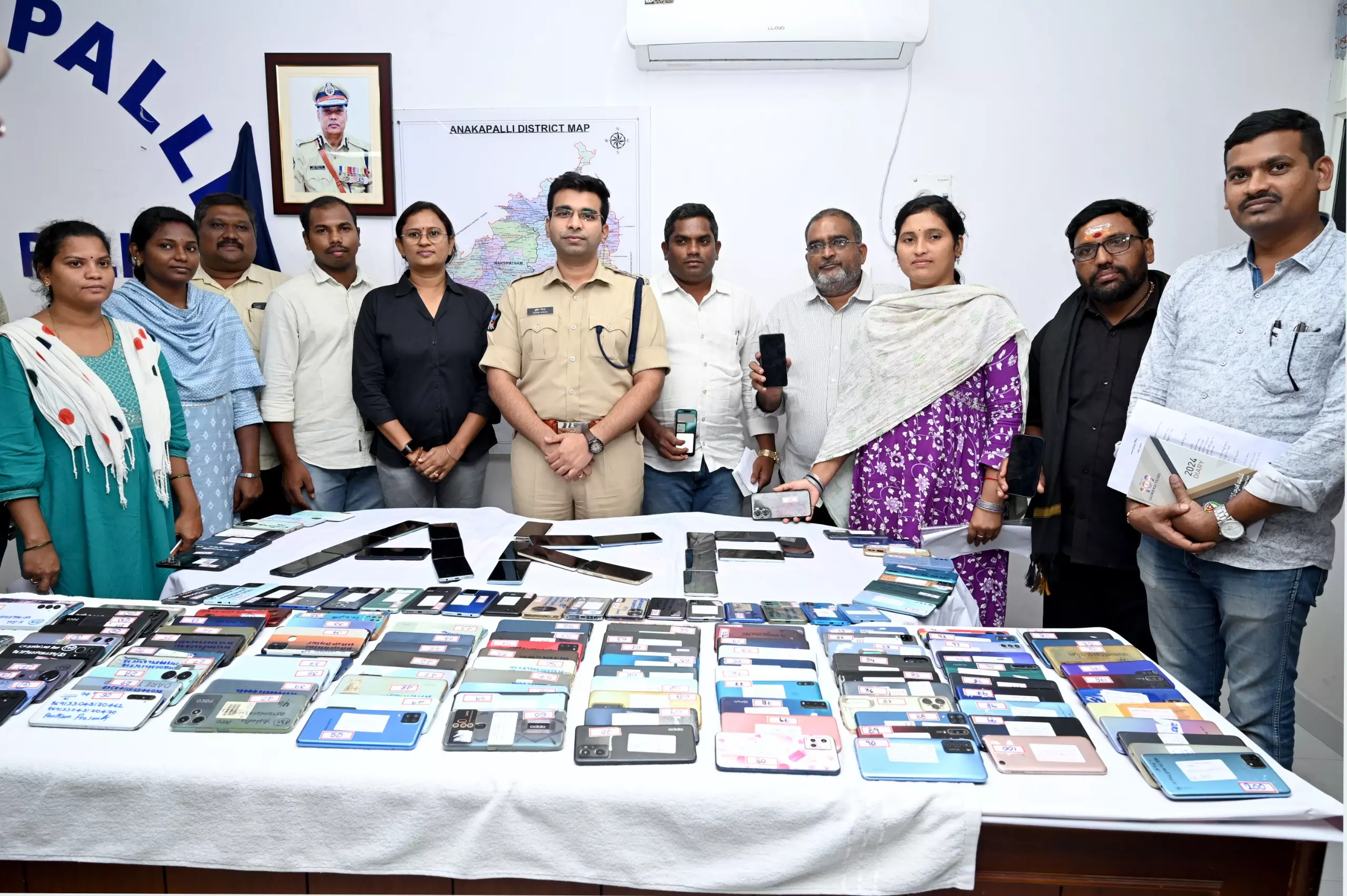 Anakapalli police recover and return over 2,000 stolen mobiles worth crores