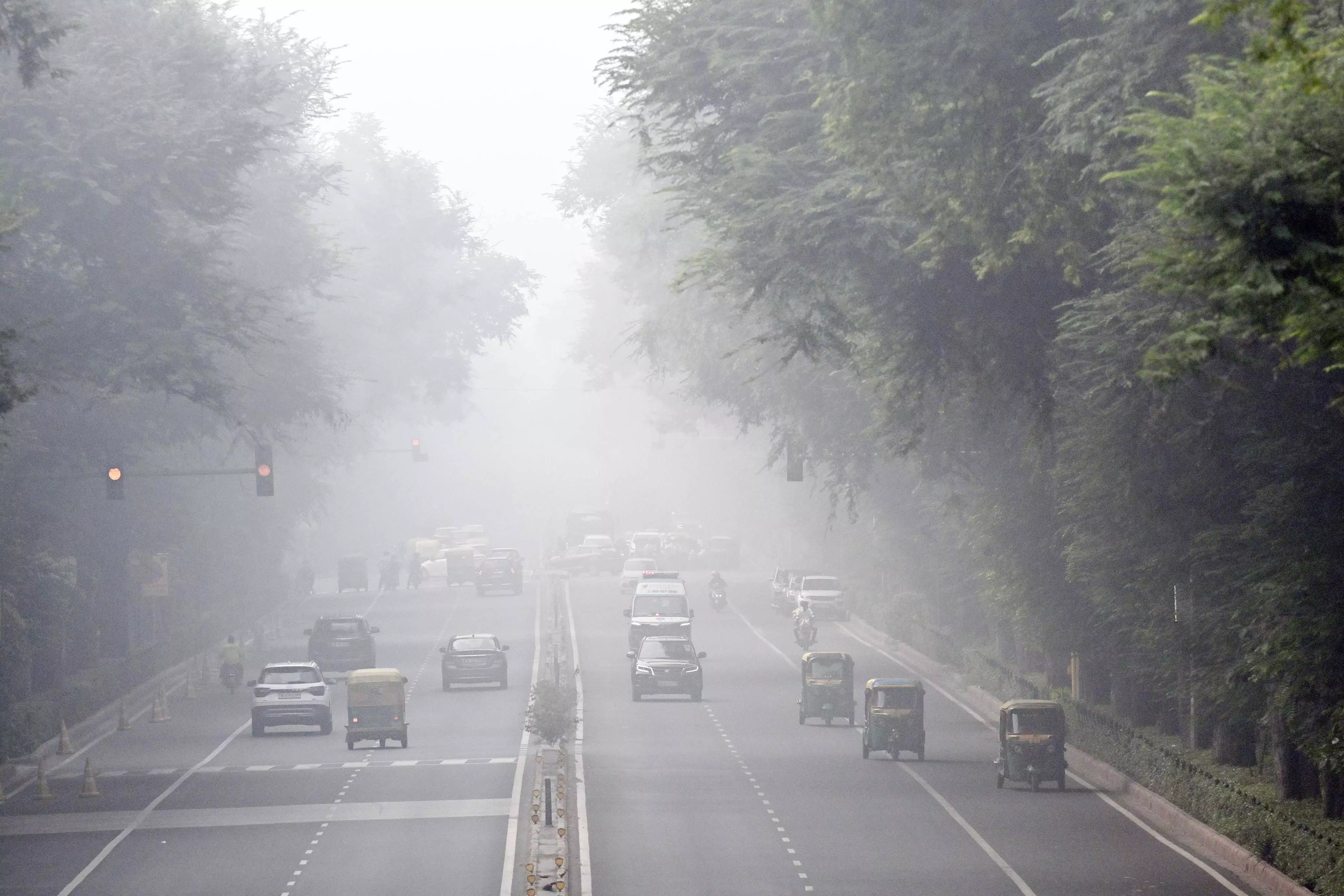 Delhi air quality hits seasons first severe