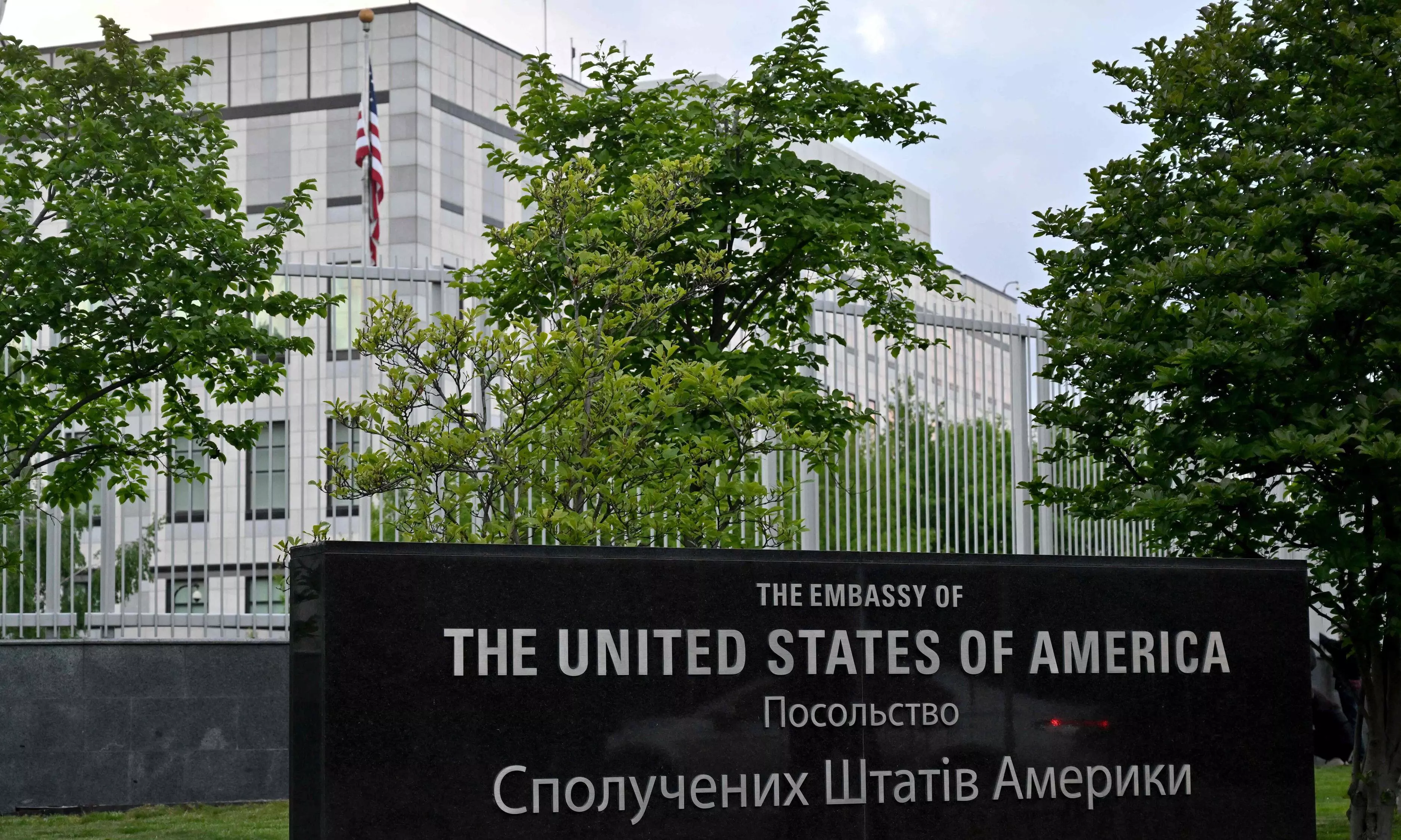 US Embassy in Kyiv shuts down after receiving warning of significant Russian air attack