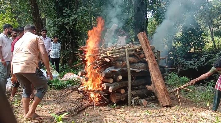 Naxal Vikram Gowda cremated at Kudlu village