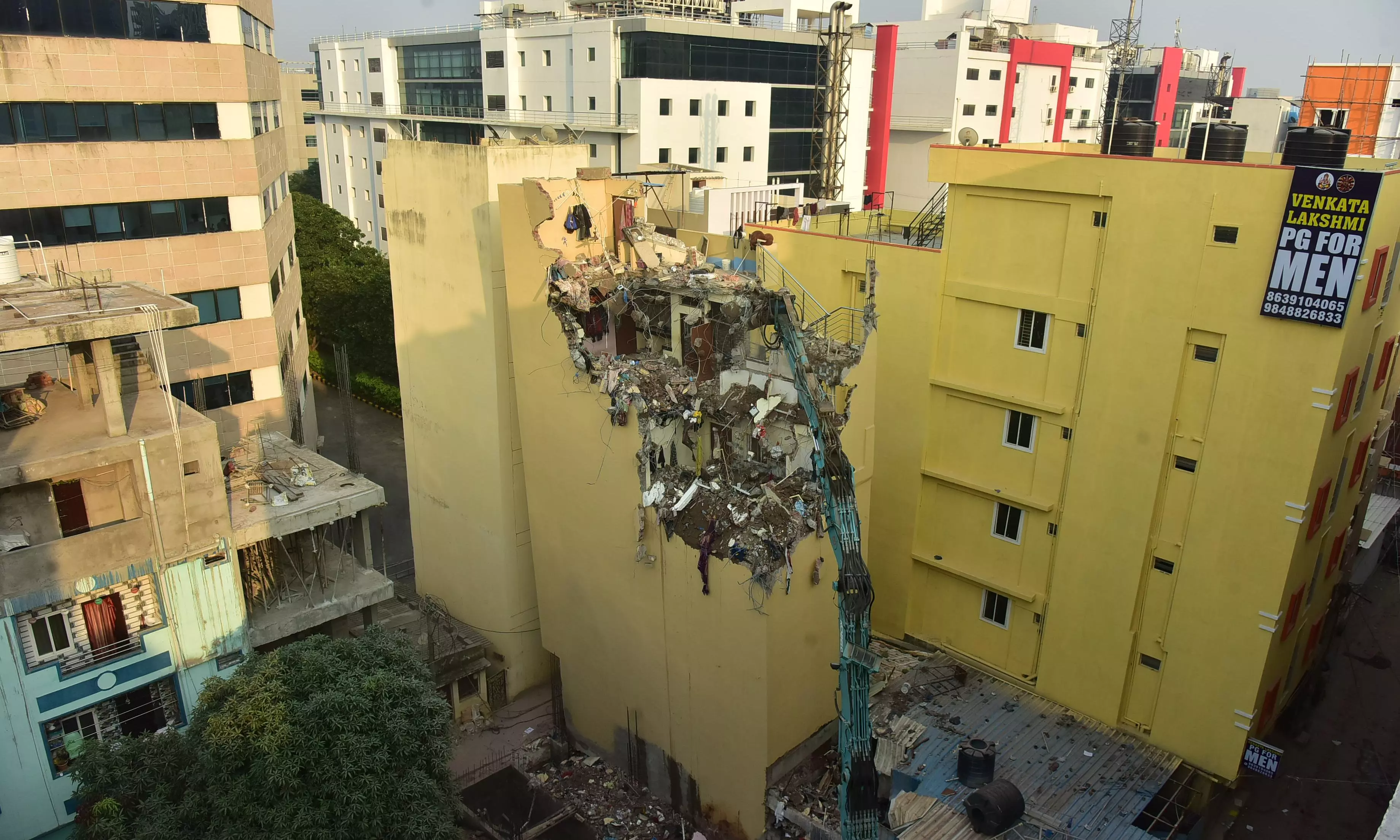 Tilted Building: Builder Flouting Excavation Rules Booked