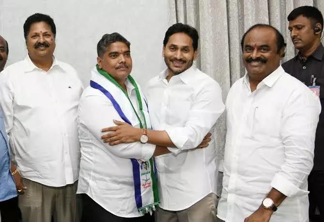 YSRCP suffers jolt as MLC Venkata Ramana resigns from party, post