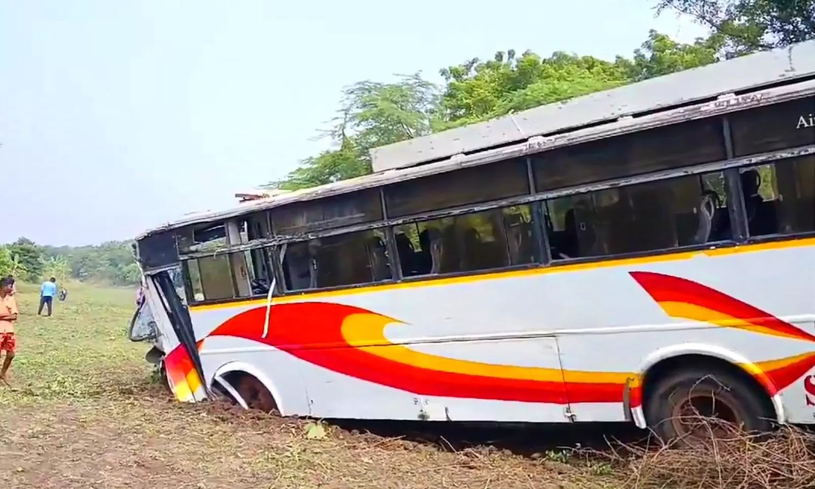 Andhra Pradesh: RTC bus plunges into agri fields, 37 escape unhurt