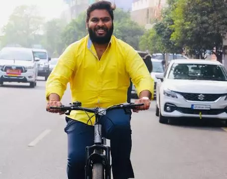 New VMRDA chief rides a bicycle to office