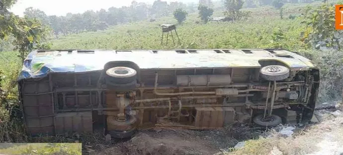 Student killed, several injured as school bus overturns in Nagpur