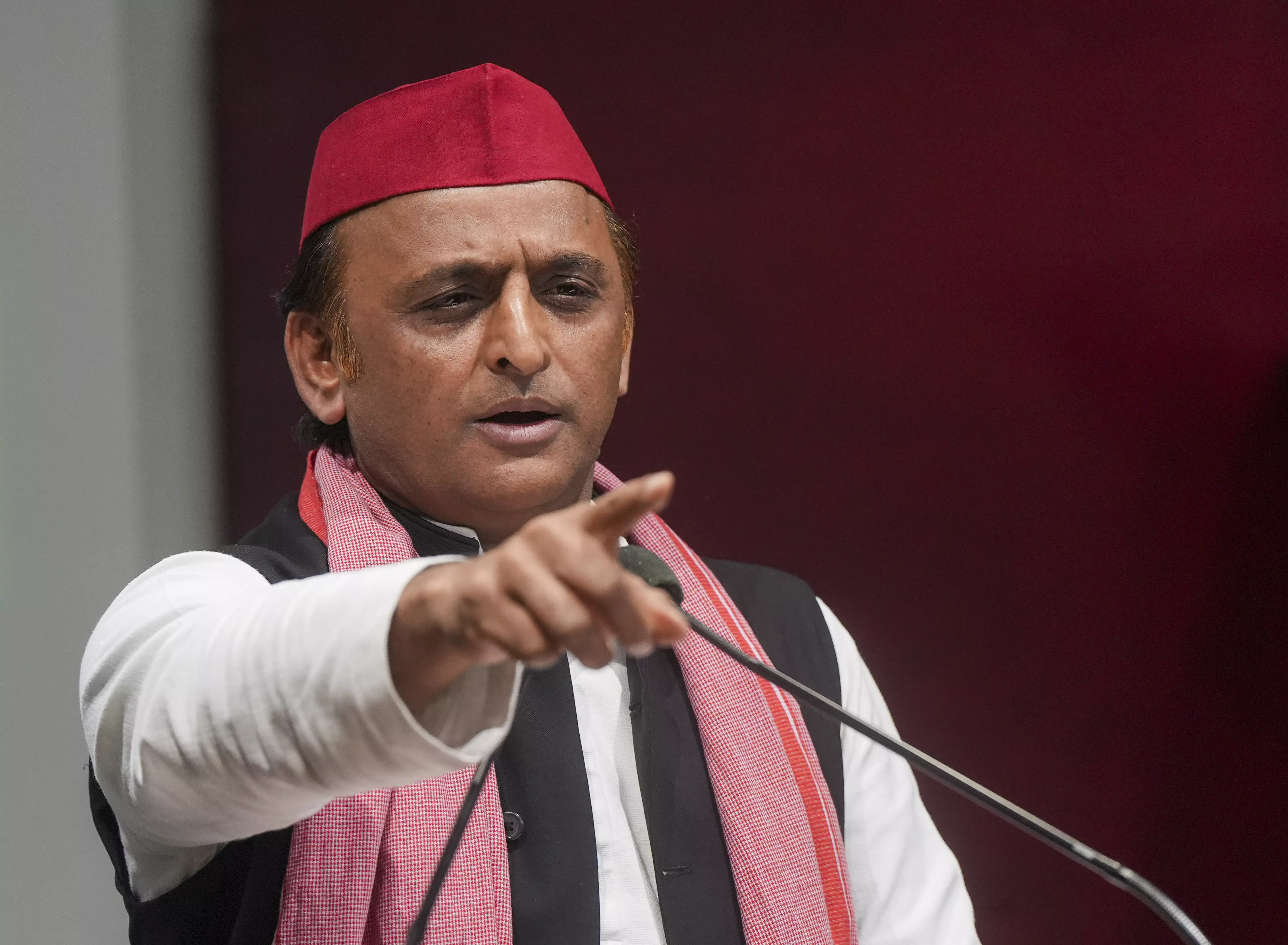 Akhilesh slams BJP for political duplicity