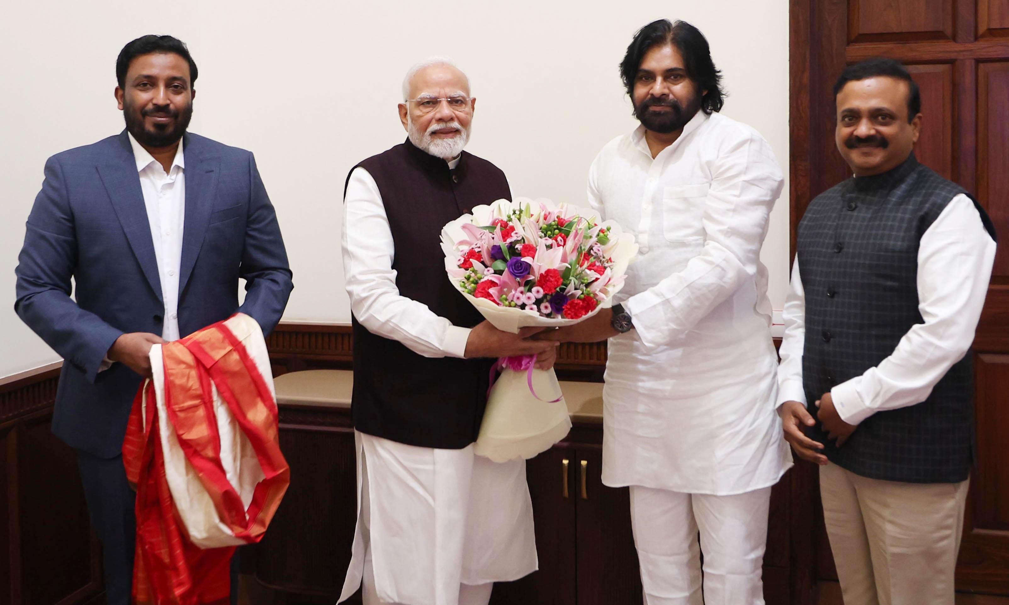 Pawan Meets PM, Seeks More Funds for Drinking Water Scheme