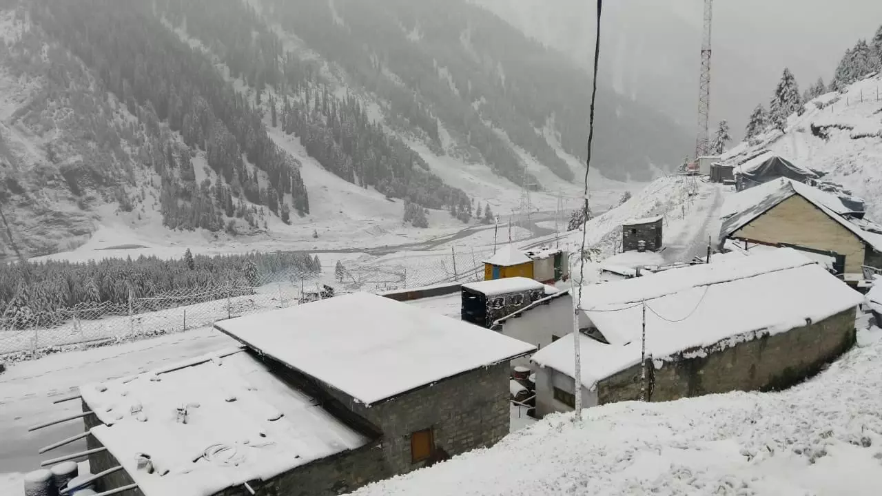 Kashmir Valley reels under cold conditions