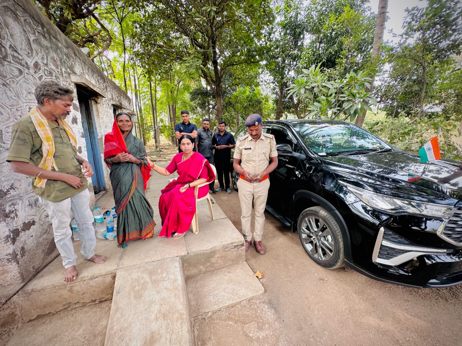 Minister Laxmi Hebbalkar Assists Displaced Family in Karnataka