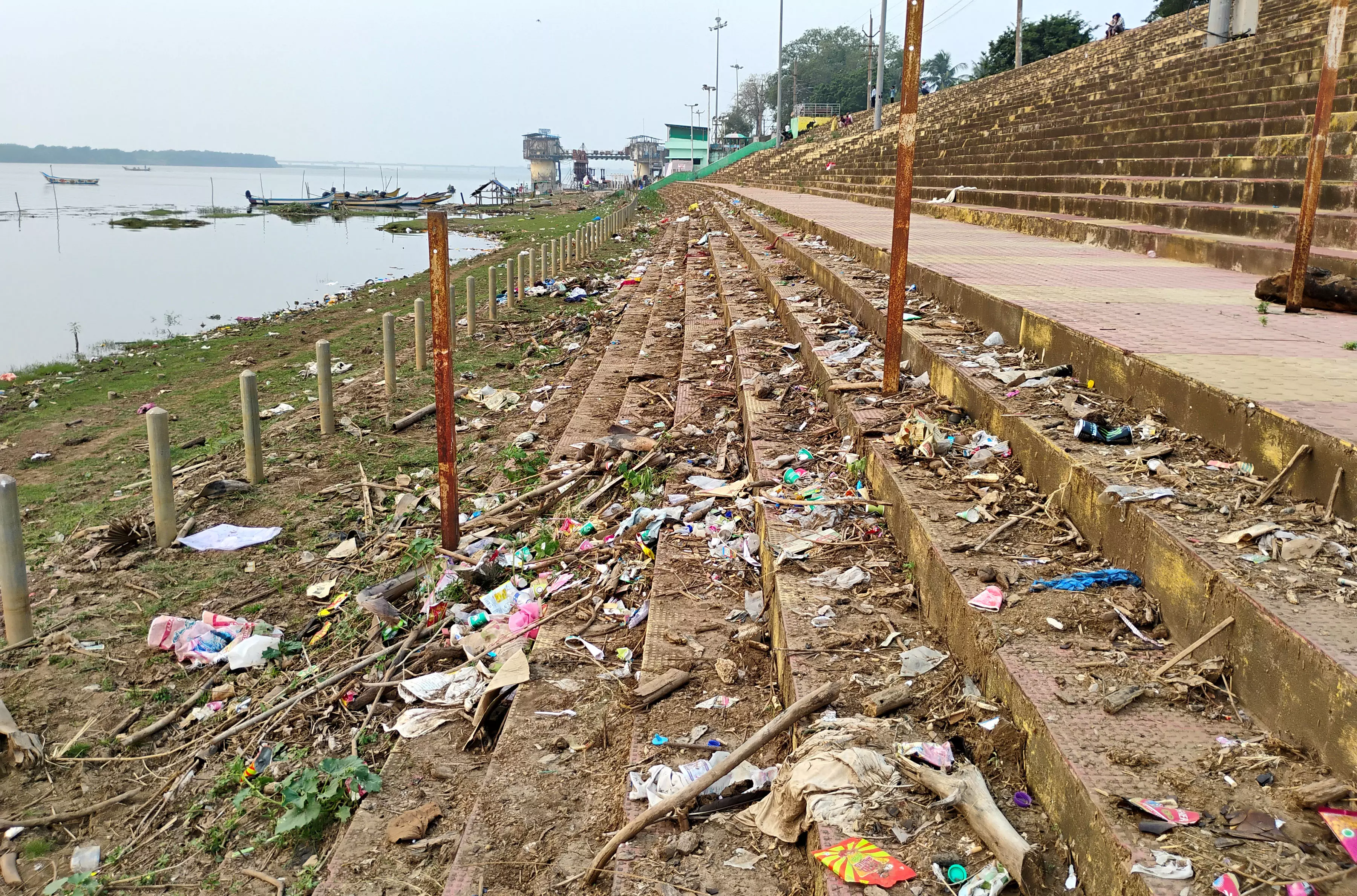 Andhra Pradesh: Pollution, Neglect Hinder Holy Dips at Godavari Ghats