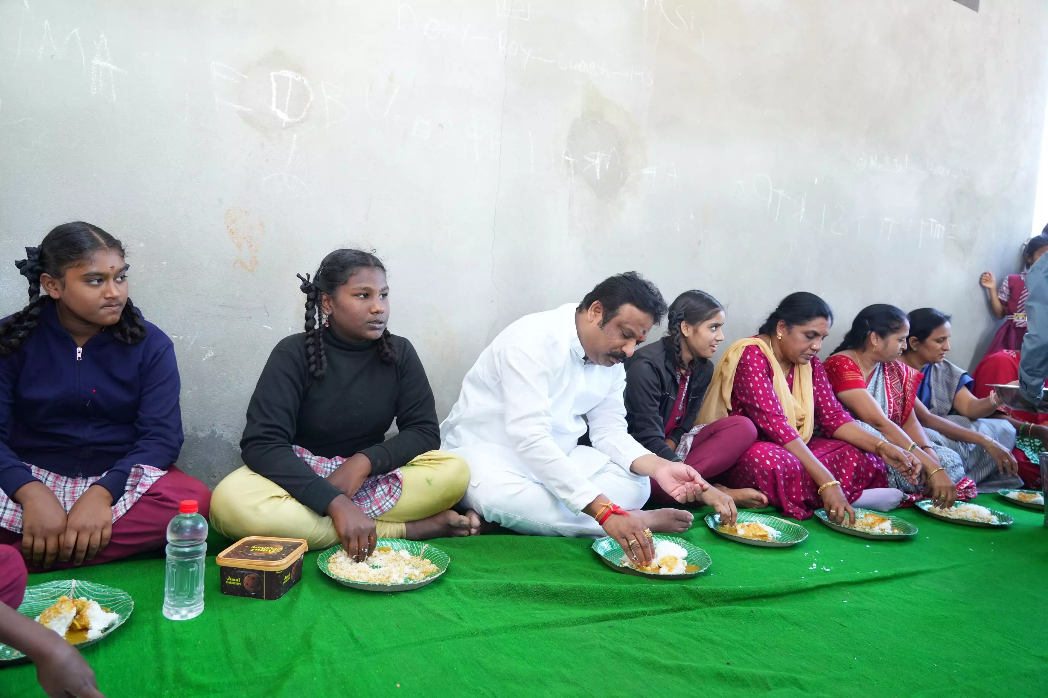 Telangana: Cantonment MLA Inspects Sikh Village School, Dines with Students to Check Meal Quality