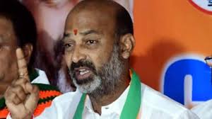 Bandi Sanjay criticizes KTR for Congress, BJP link remark