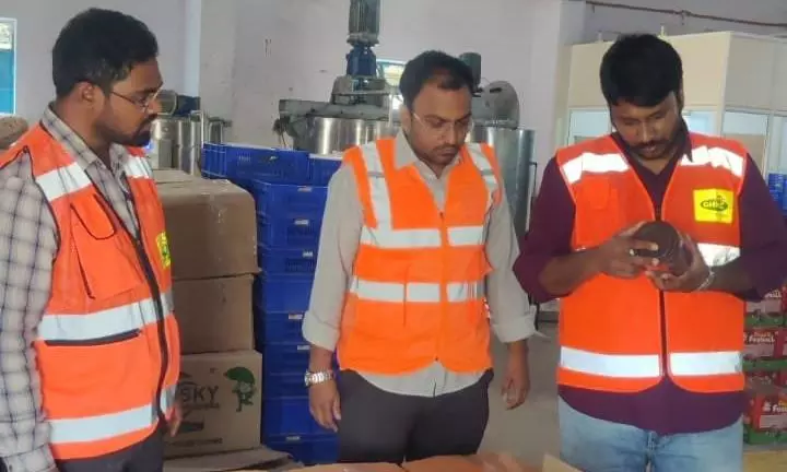 GHMC Seizes Unsafe Products from Sky Food in Rajendernagar