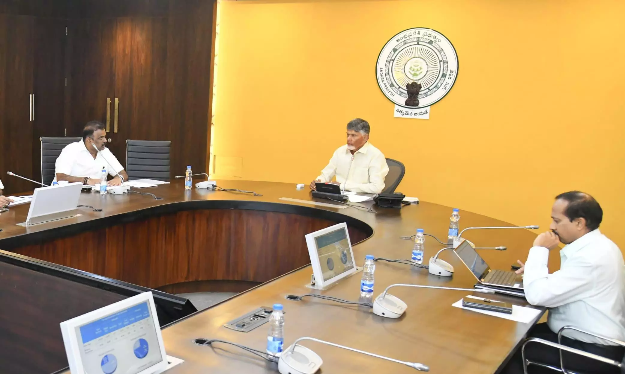 Naidu calls for cleansing the corrupt Revenue department