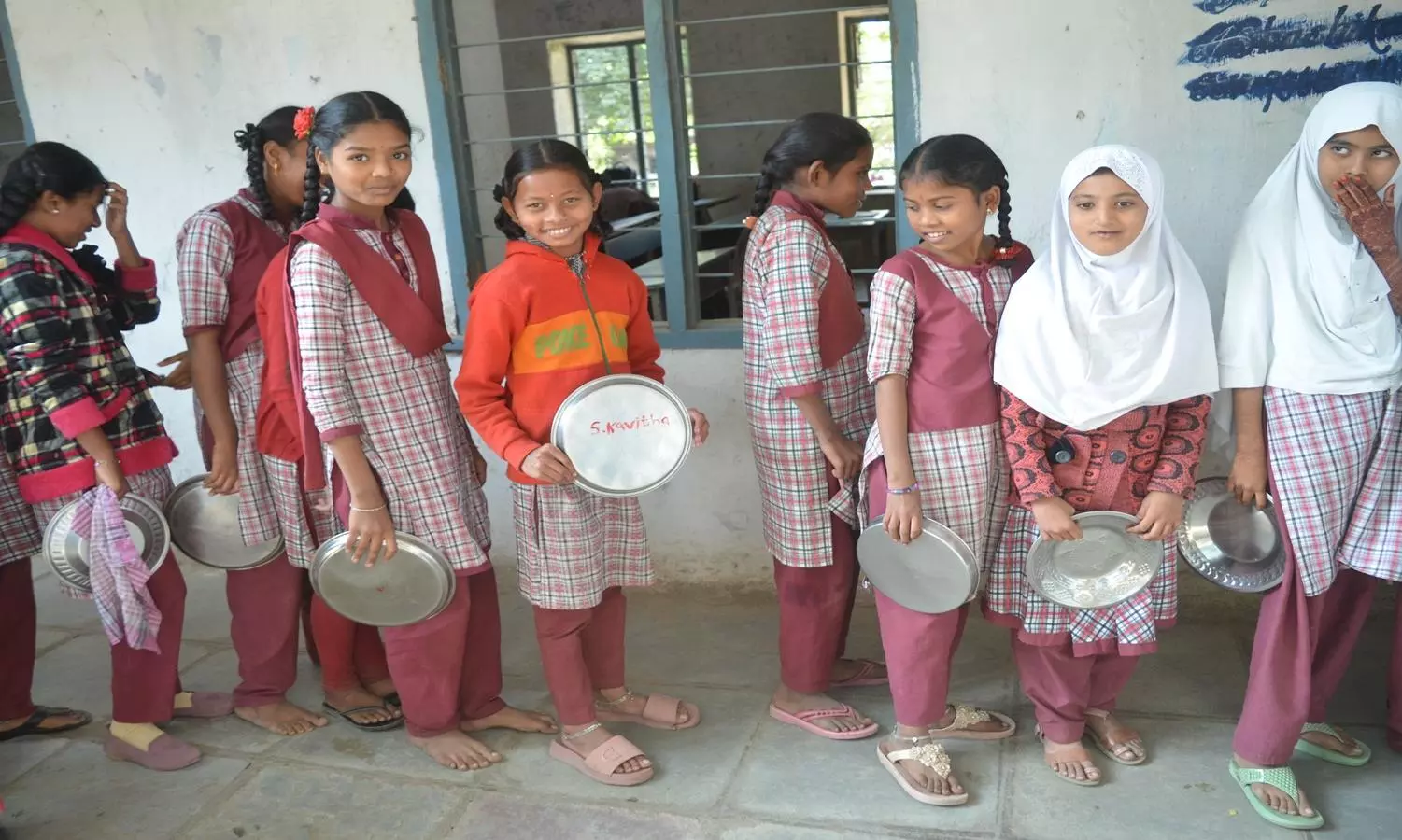 Tasting Midday Meal by Teachers Becomes Mandatory