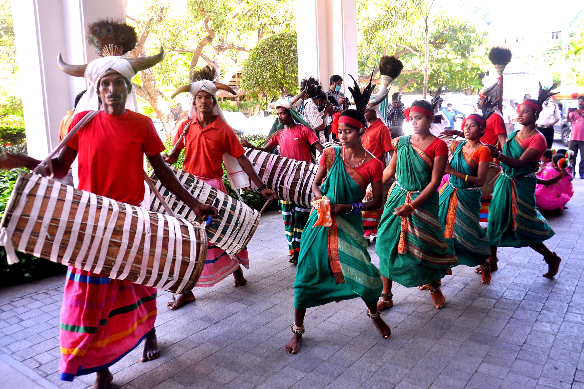 Dhimsa dancers seek recognition as artists