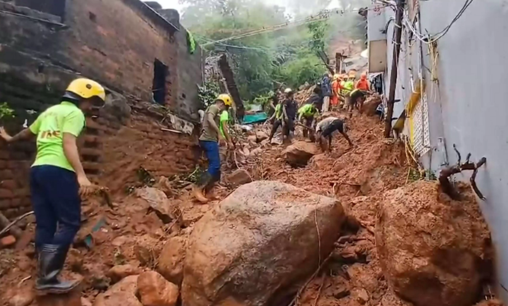 Search begins for seven trapped on Annamalaiyar Hill in Tamil Nadu