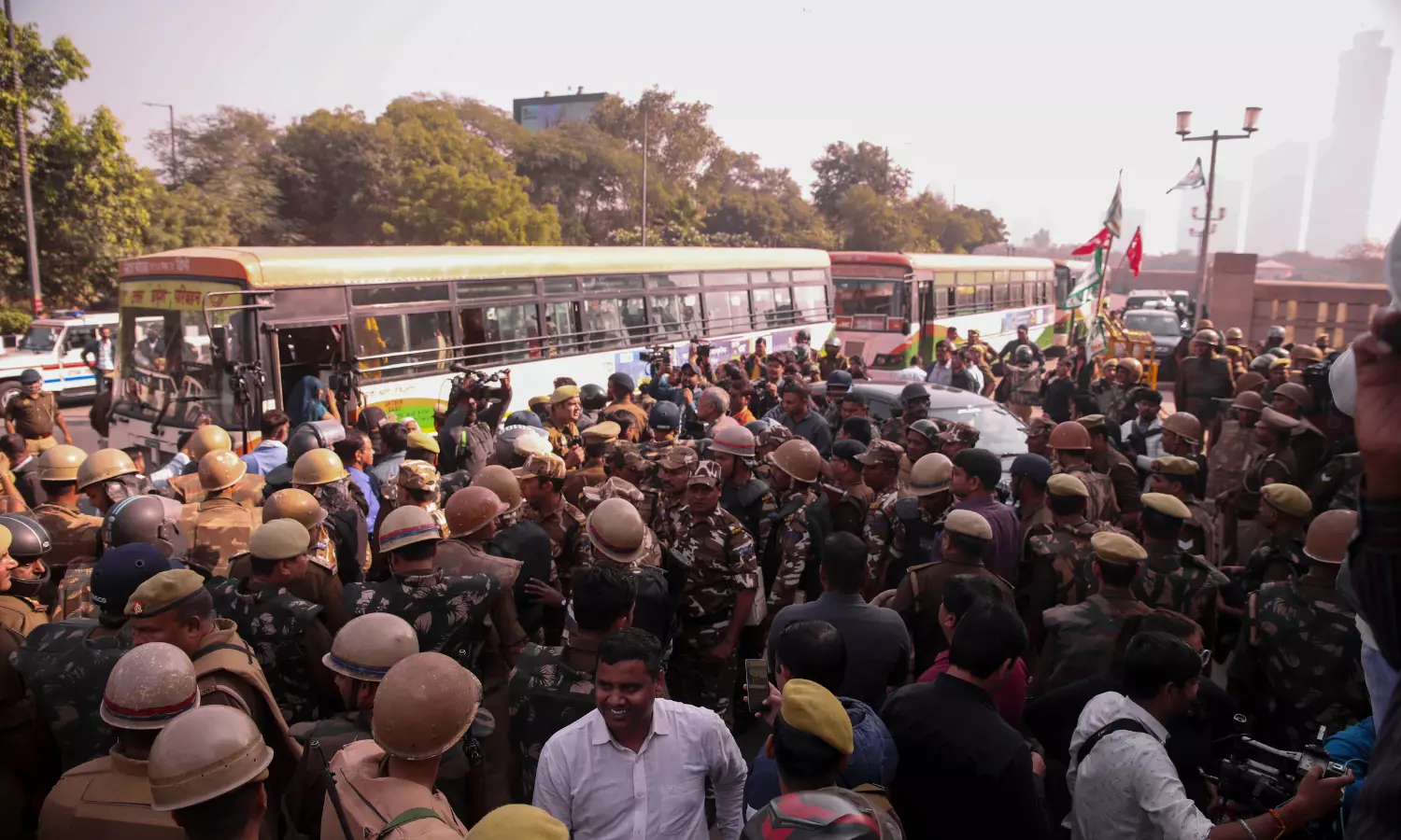 More than 160 protesting farmers arrested in Noida