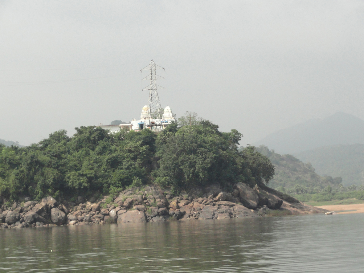 Andhra Pradesh: Boat Operators Oppose Environmental Levy to Papikondalu