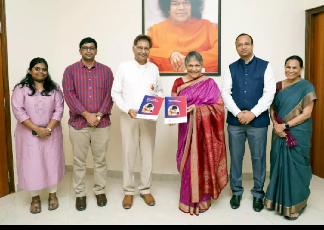 Fernandez signs MoU with Sri Sathya Sai Health & Education Trust