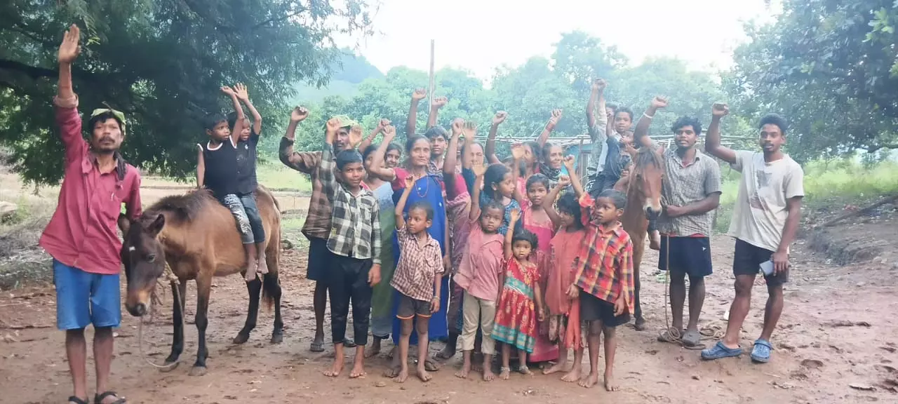 Andhra Pradesh: Tribals hold horseback rally protest for road access