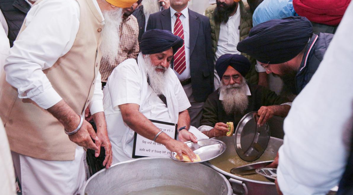 Sukhbir Badal performs sewadar duty at Takht Kesgarh Sahib