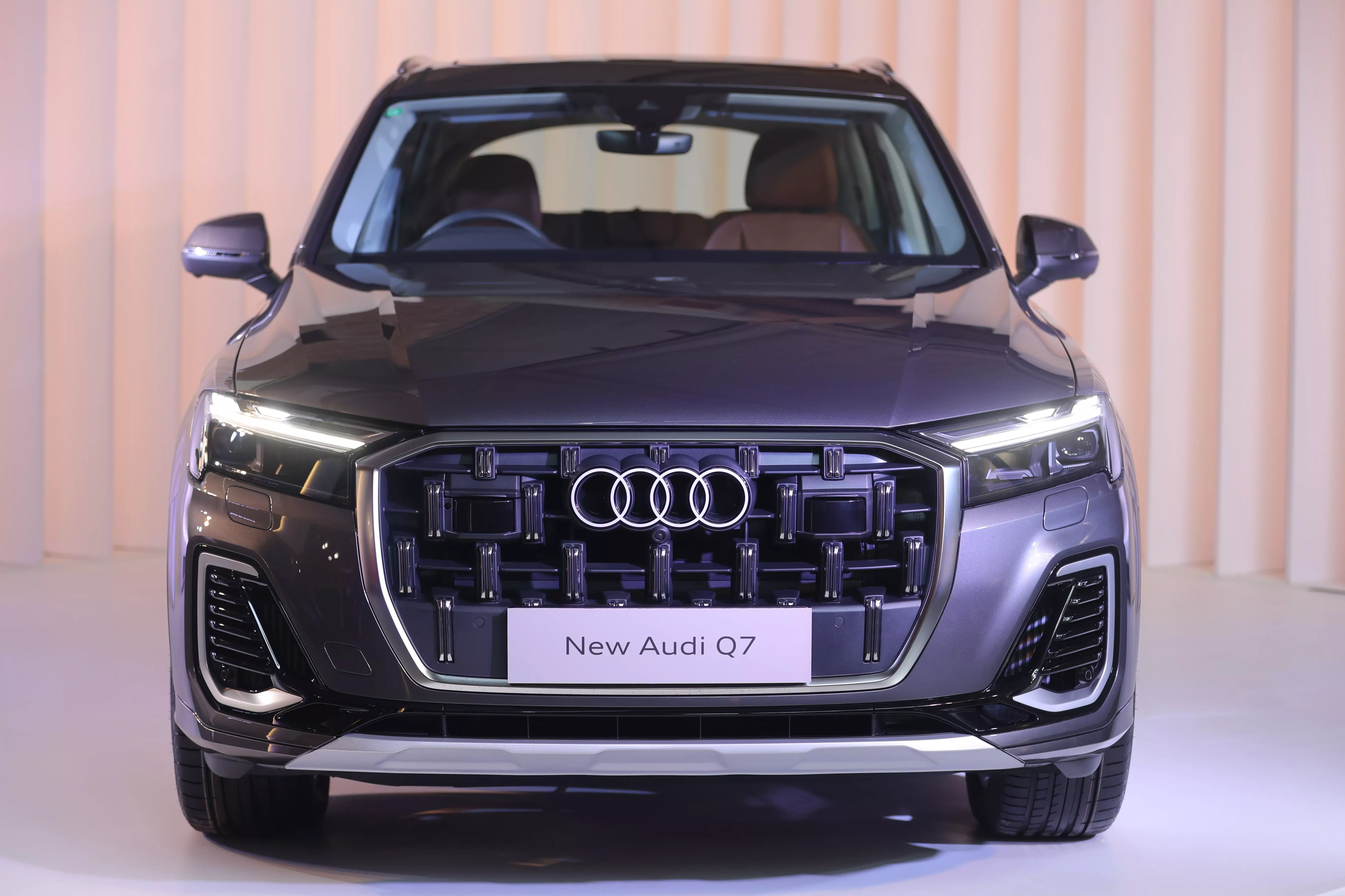 Audi rolls out Q7 SUV facelift at Rs 88.66 lakh