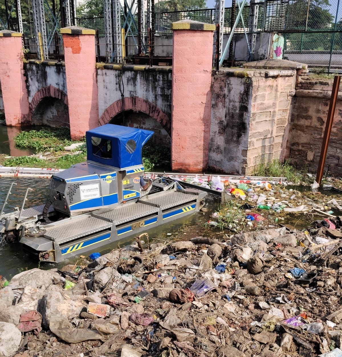 VMC Introduces Mesh Nets to Combat Canal Pollution